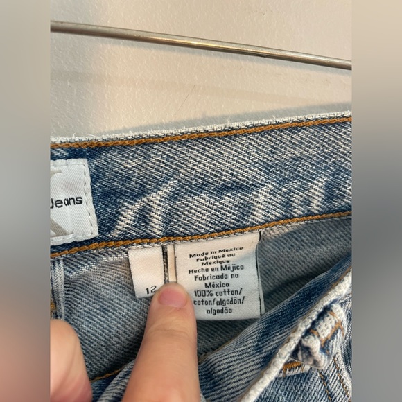 Vintage Calvin Klein Light Wash Cuffed Jean Shorts - Picture 6 of 8